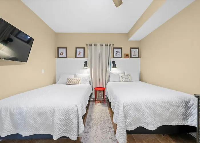 San Carlos 1205 By Youngs Suncoast Apartment