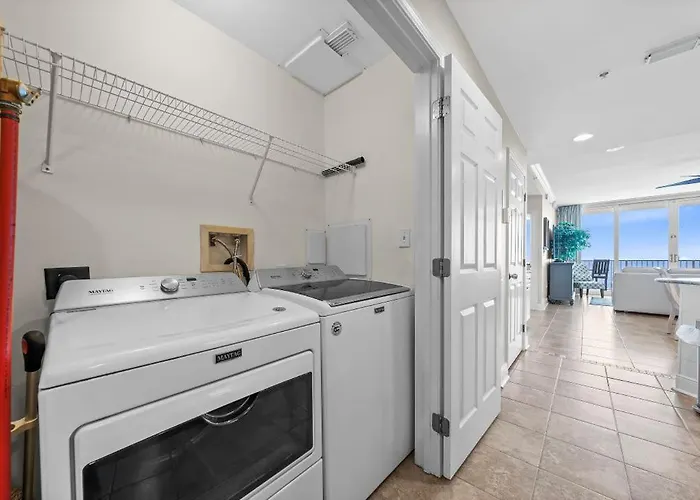 San Carlos 1205 By Youngs Suncoast Apartment